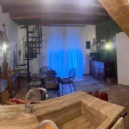 公寓 Loft Con Mansarda